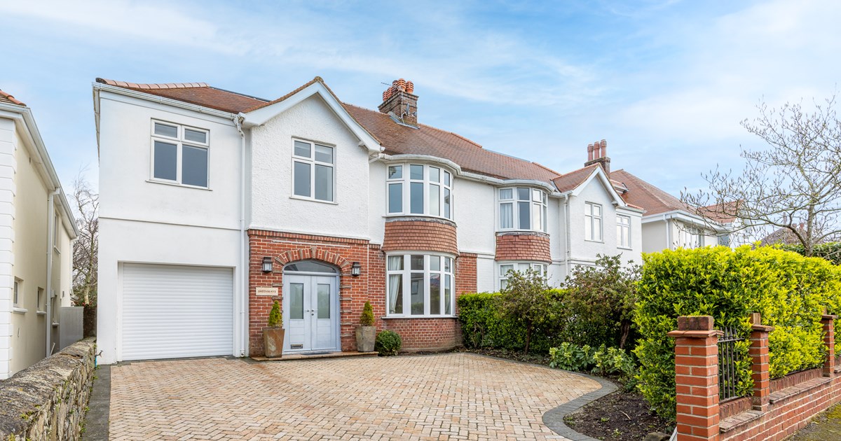 Greenways Guernsey Property Livingroom Guernsey and Jersey Estate