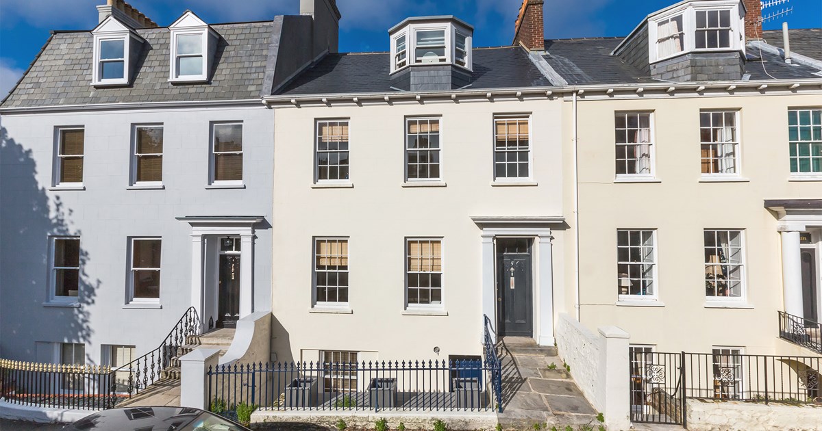 5 Rozel Terrace Guernsey Property Livingroom Guernsey and Jersey