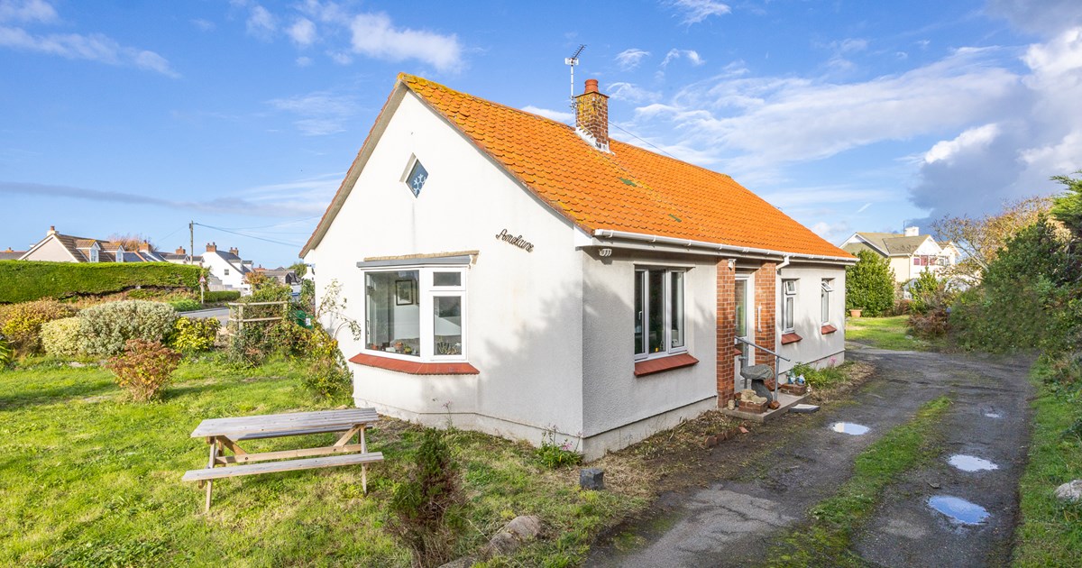 Amelaine Guernsey Property Livingroom Guernsey and Jersey Estate Agents