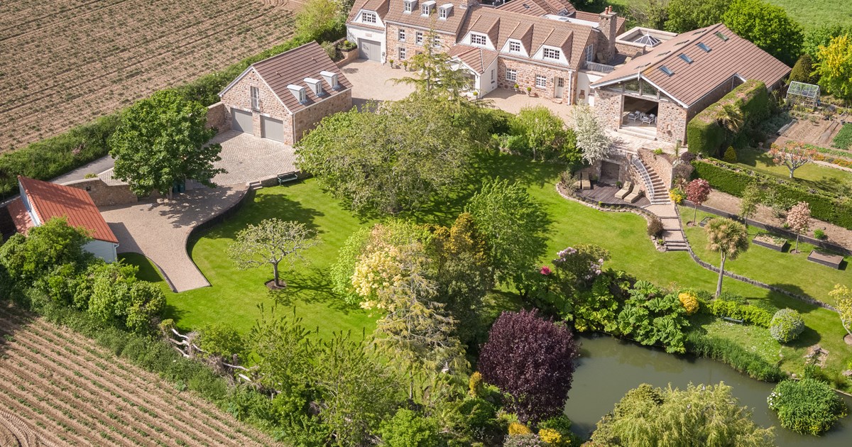 Veslet Lodge Jersey Property Livingroom Guernsey and Jersey Estate