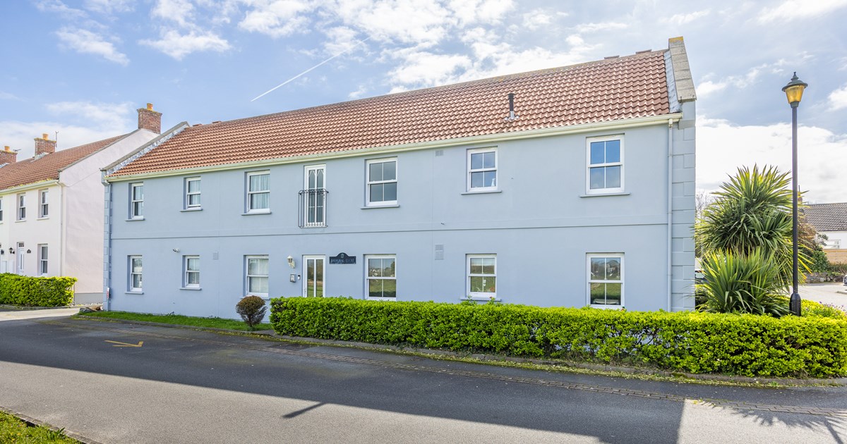 Flat 9, Balmoral Court Guernsey Property Livingroom Guernsey and