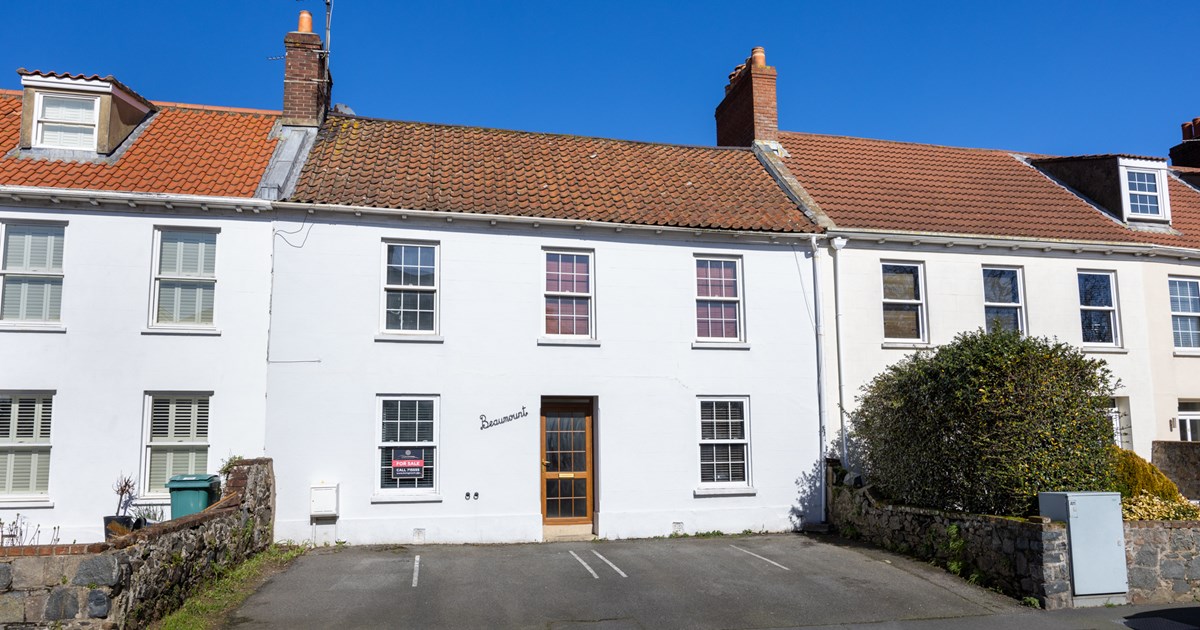 Flat 1, Beaumont Guernsey Property Livingroom Guernsey and Jersey Estate Agents