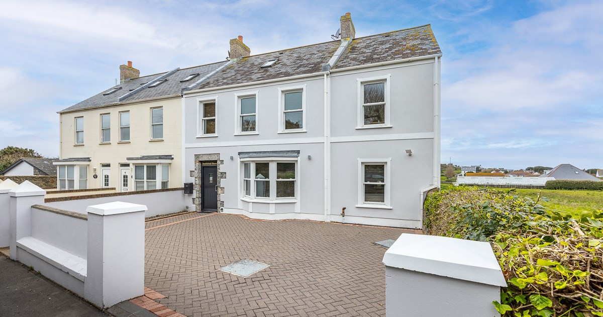 Smithfield House Guernsey Property Livingroom Guernsey and Jersey