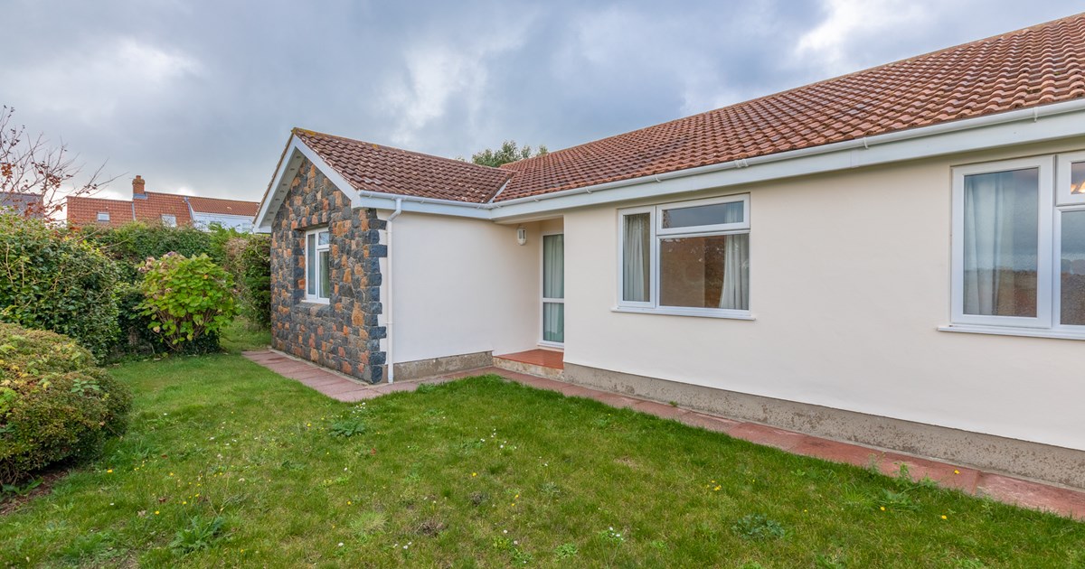 Two Acres Guernsey Property Livingroom Guernsey and Jersey Estate