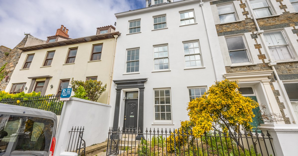 Flat 1, La Ville en Bas Guernsey Property Livingroom Guernsey and