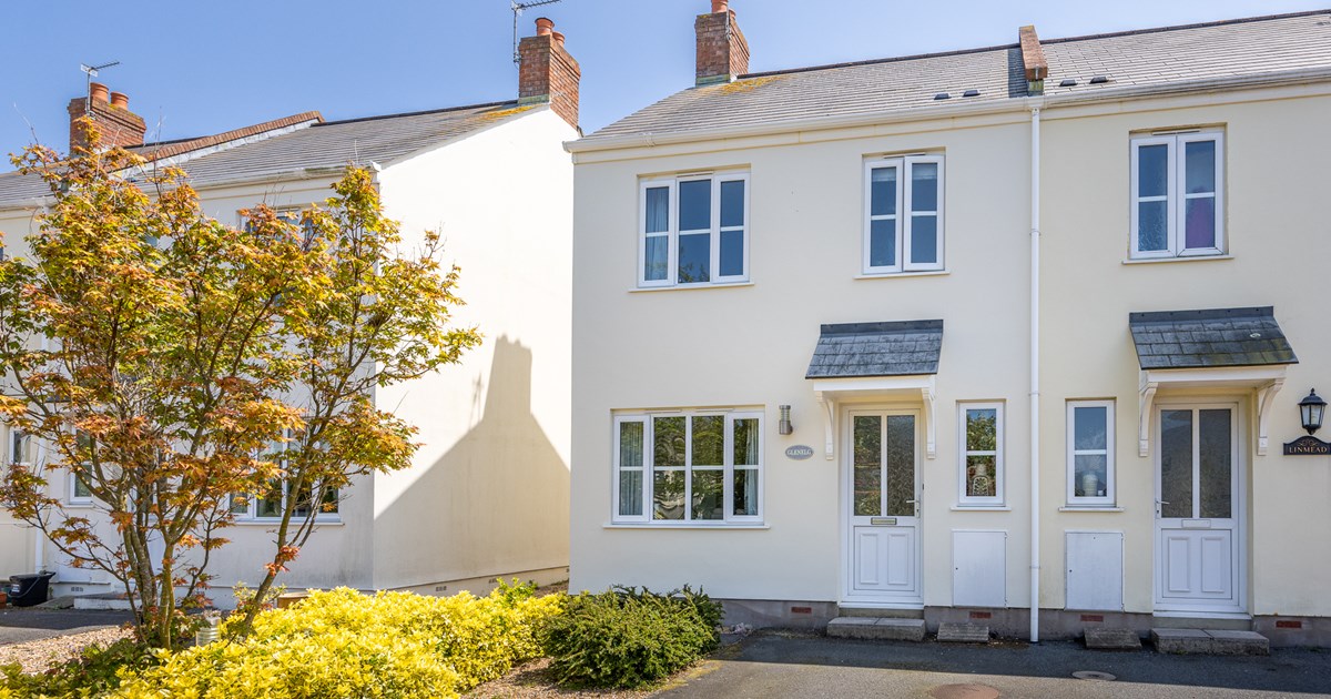 Glenelg - Guernsey Property - Livingroom Guernsey and Jersey Estate Agents