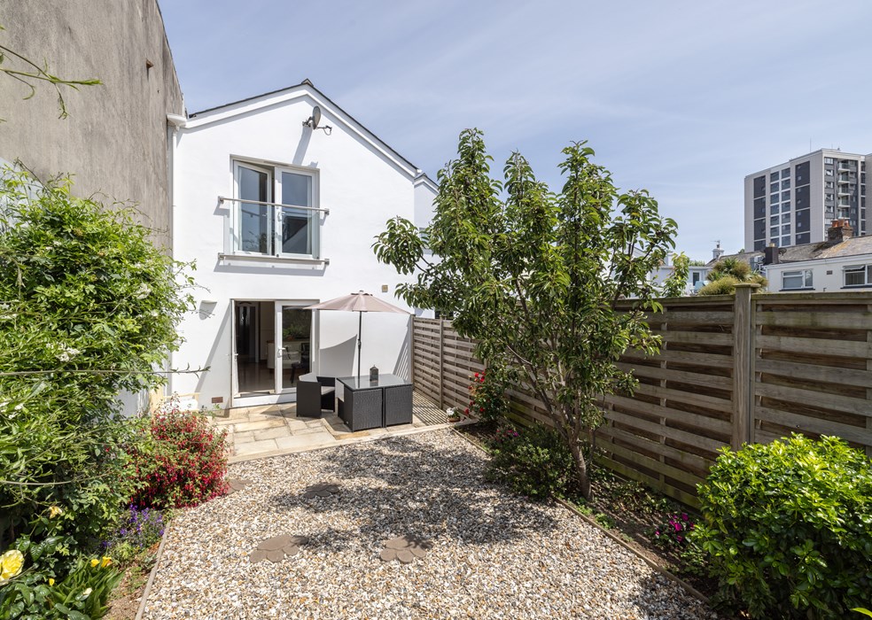 11 Clearview Street
