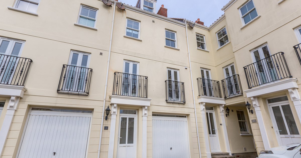 14, Domaine de Beauport Guernsey Property Livingroom Guernsey and