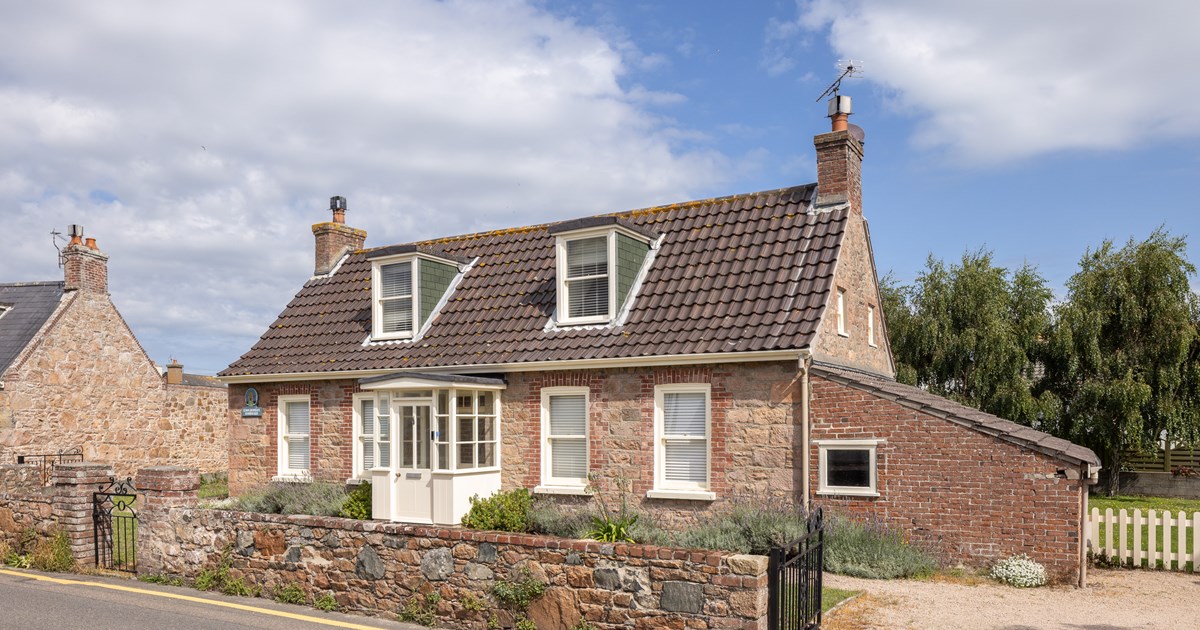 Summerleigh Jersey Property Livingroom Guernsey and Jersey Estate Agents