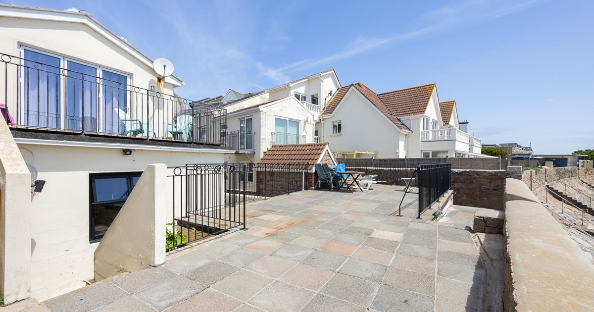 Silvertide Apt.9 Jersey Property Livingroom Guernsey and Jersey Estate Agents