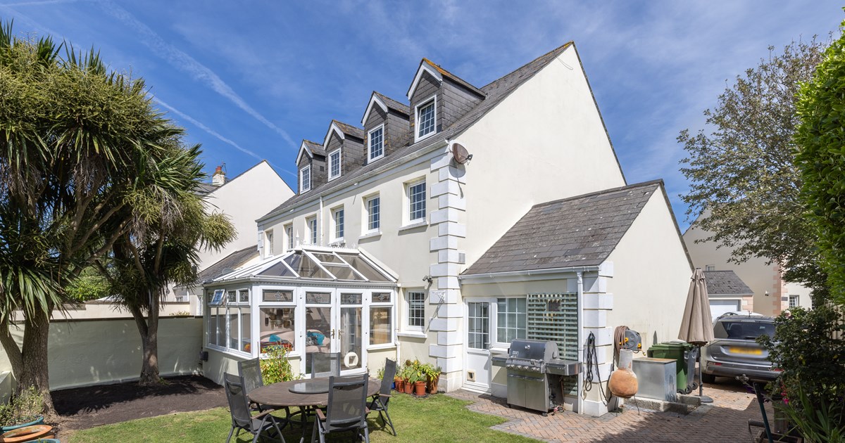 12 Le Clos du Vivier Jersey Property Livingroom Guernsey and Jersey