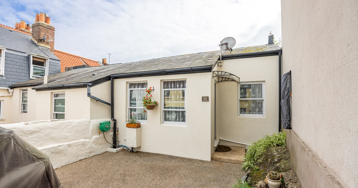 36, Paris Street Guernsey Property Livingroom Guernsey and Jersey