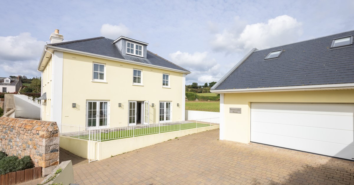 Broadlands House Jersey Property Livingroom Guernsey and Jersey Estate Agents