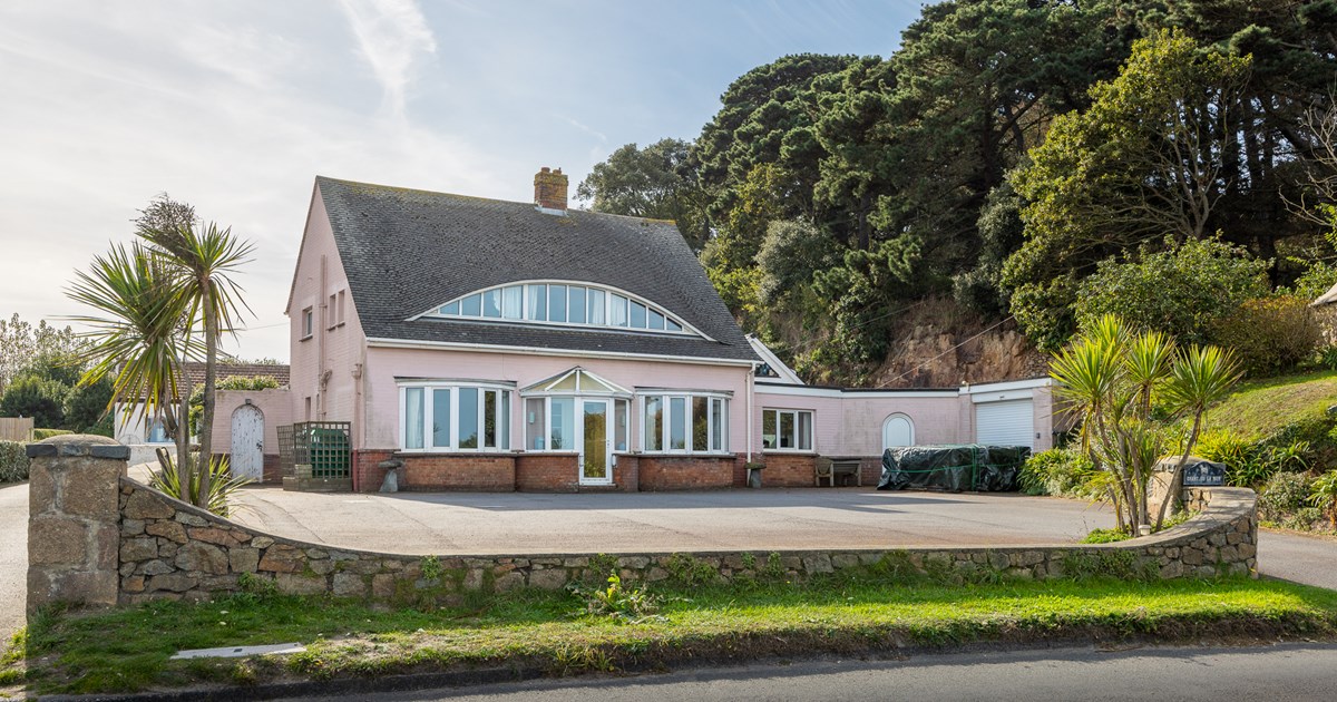 Chant De La Mer Guernsey Property Livingroom Guernsey and Jersey