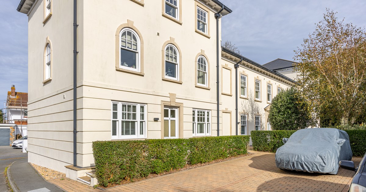 Apt 1, Queens Court Mews Guernsey Property Livingroom Guernsey and