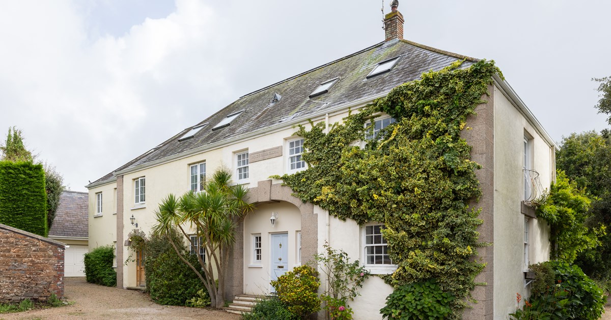 The Meadows Jersey Property Livingroom Guernsey and Jersey Estate