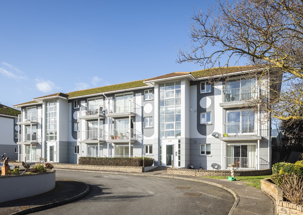 2, John Le Quesne Close