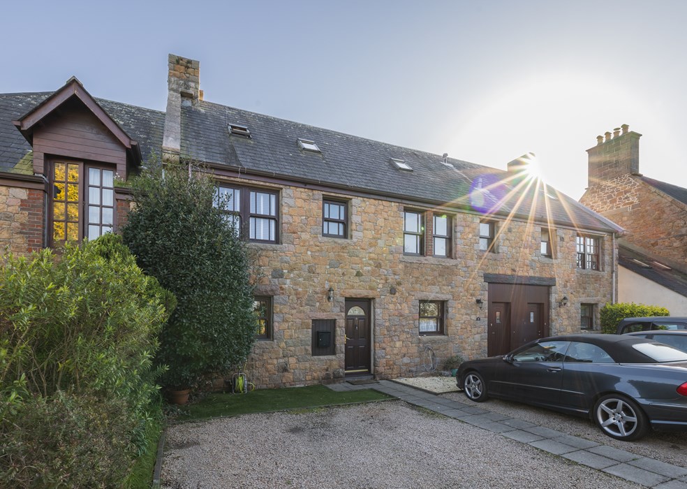 STRAWBERRY FIELDS, 8 LE CLOS DES CHENOLLES