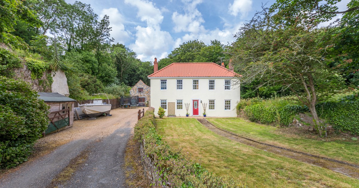 Havilland Vale House Guernsey Property Livingroom Guernsey and