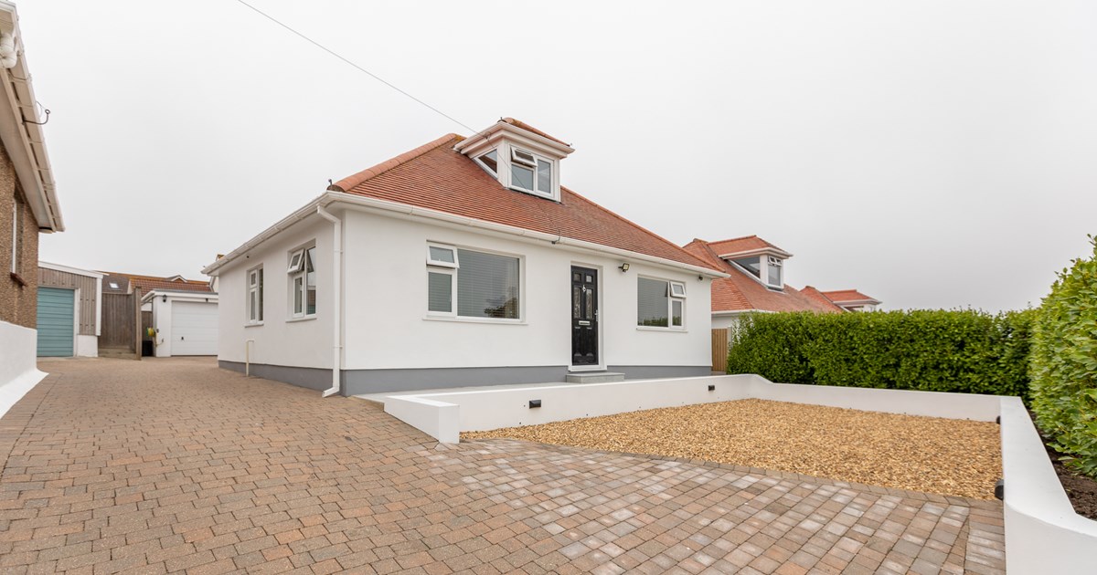 Hillcrest Guernsey Property Livingroom Guernsey and Jersey Estate